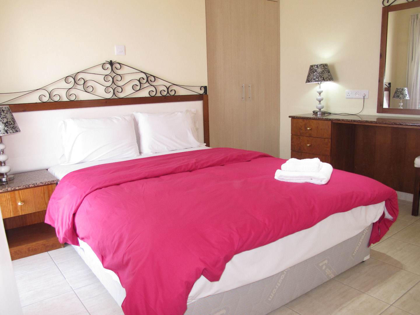 Mackenzie Beach Hotel Larnaca Room photo