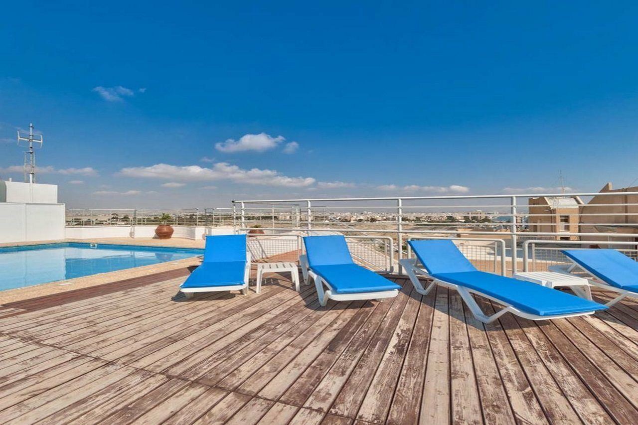 Mackenzie Beach Hotel Larnaca Exterior photo