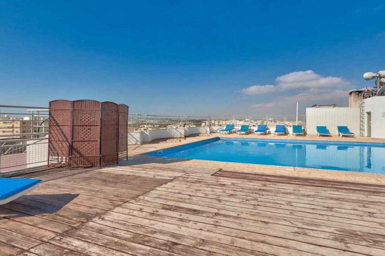 Mackenzie Beach Hotel Larnaca Exterior photo