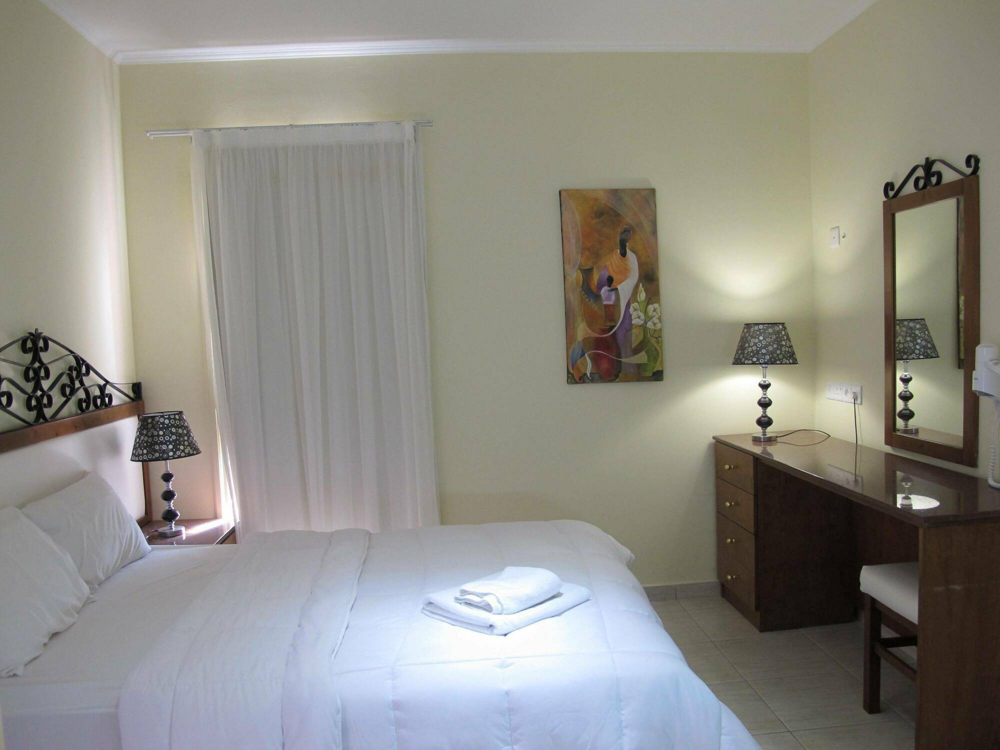 Mackenzie Beach Hotel Larnaca Exterior photo