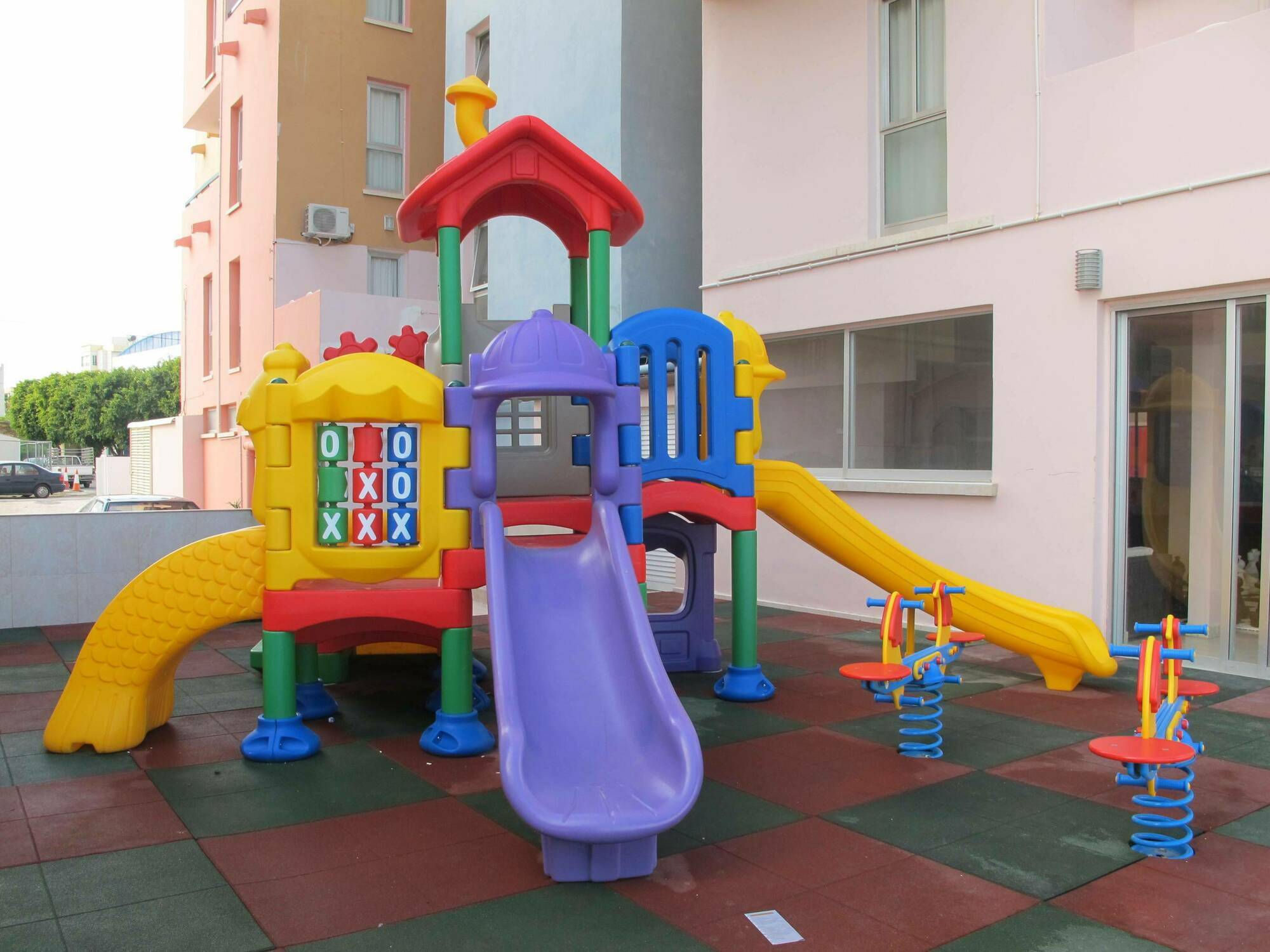 Mackenzie Beach Hotel Larnaca Exterior photo